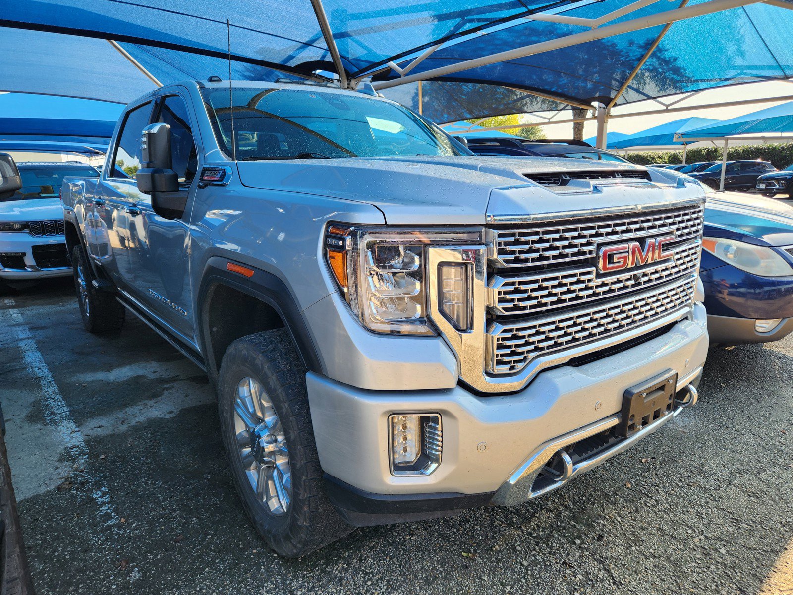 Used 2022 GMC Sierra 2500 Denali AWD/4WD image 1