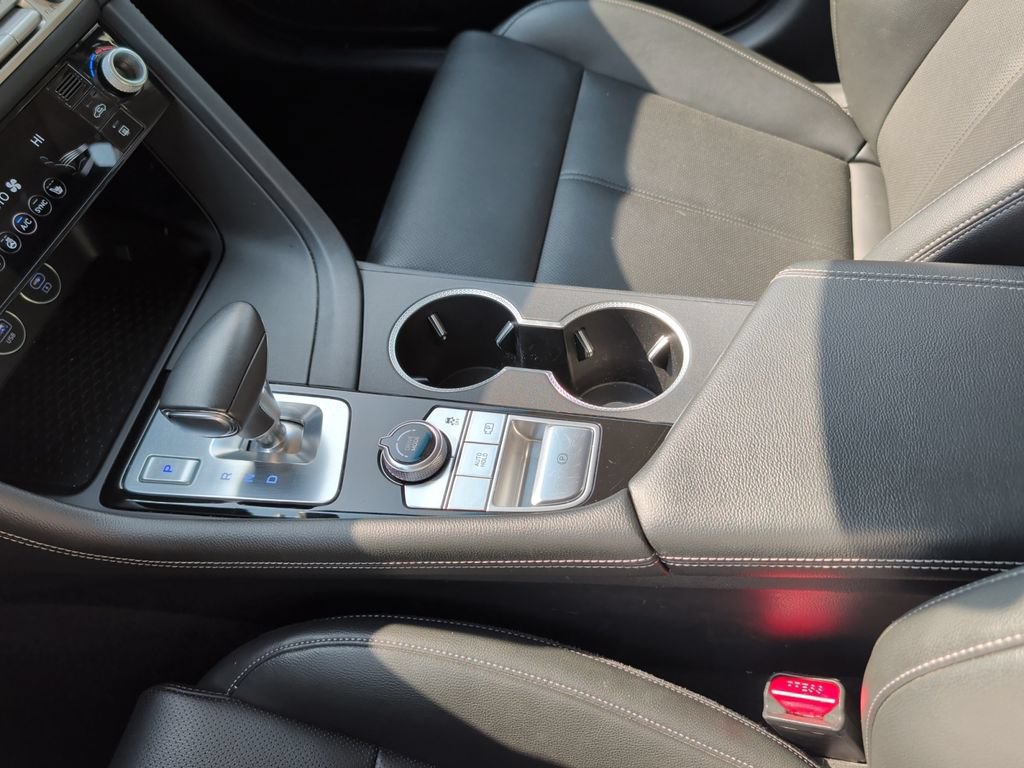 Used 2025 Genesis G70 2.5T AWD/4WD image 25