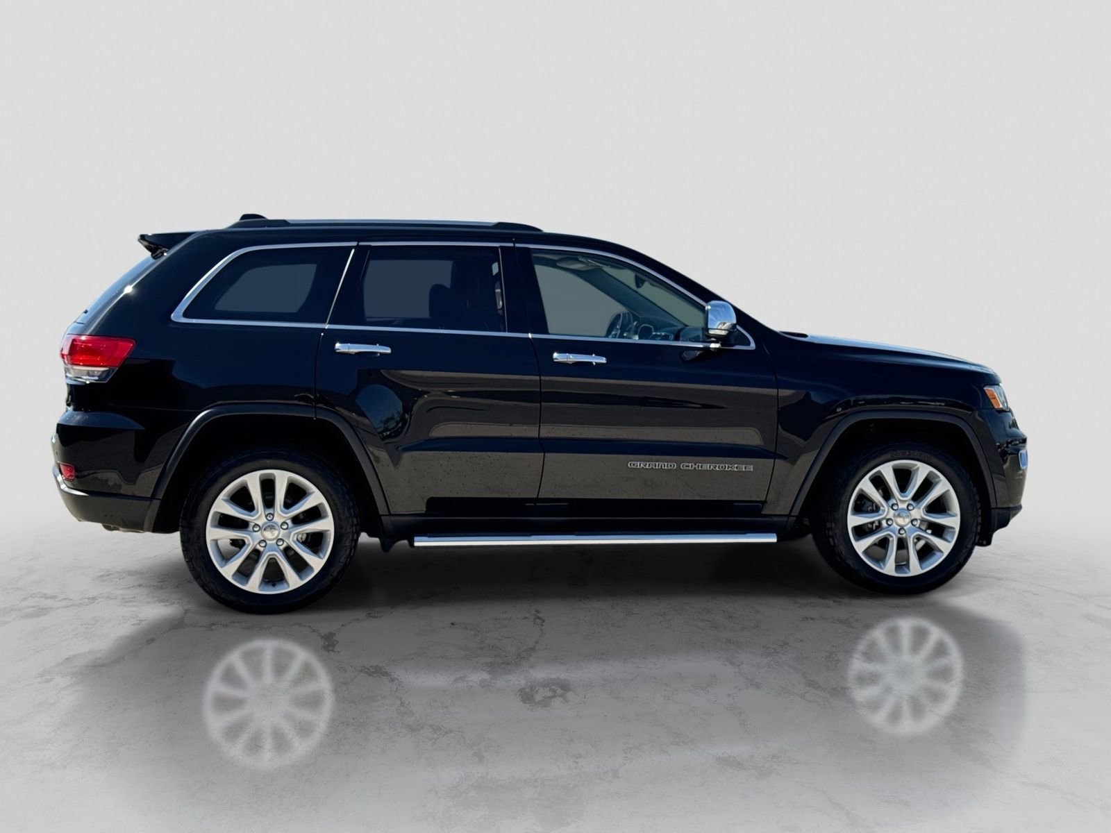 Used 2017 Jeep Grand Cherokee Limited AWD/4WD image 9