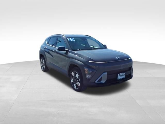 Used 2025 Hyundai Kona SEL image 2