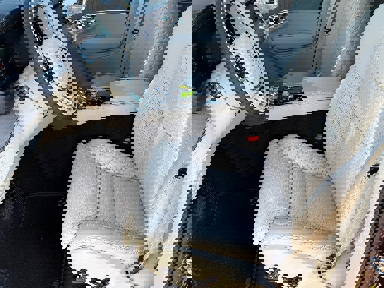 New 2026 Volvo XC90 B6 Ultra w/ Protection Package Premier image 17