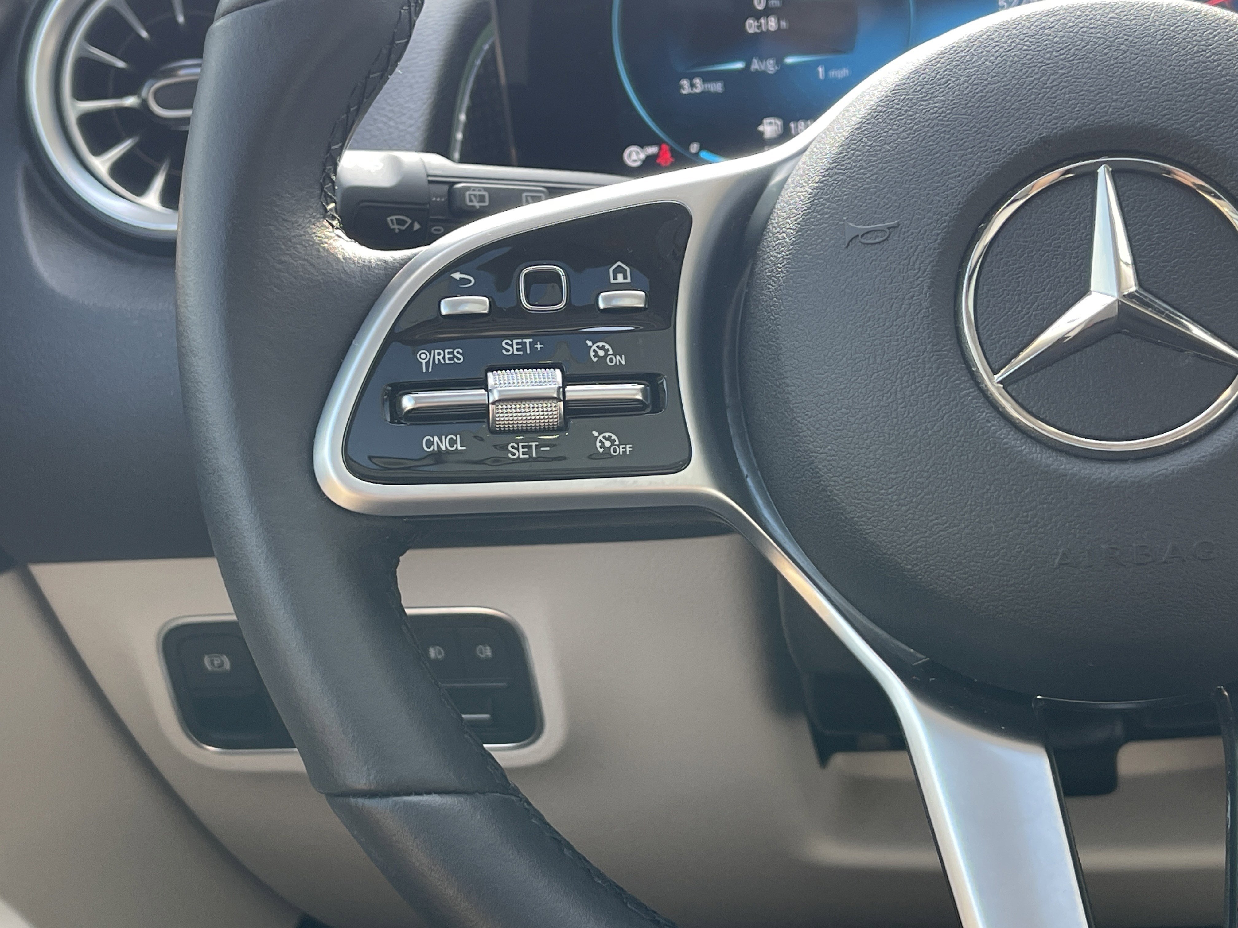 Used 2022 Mercedes-Benz GLB 250 image 18