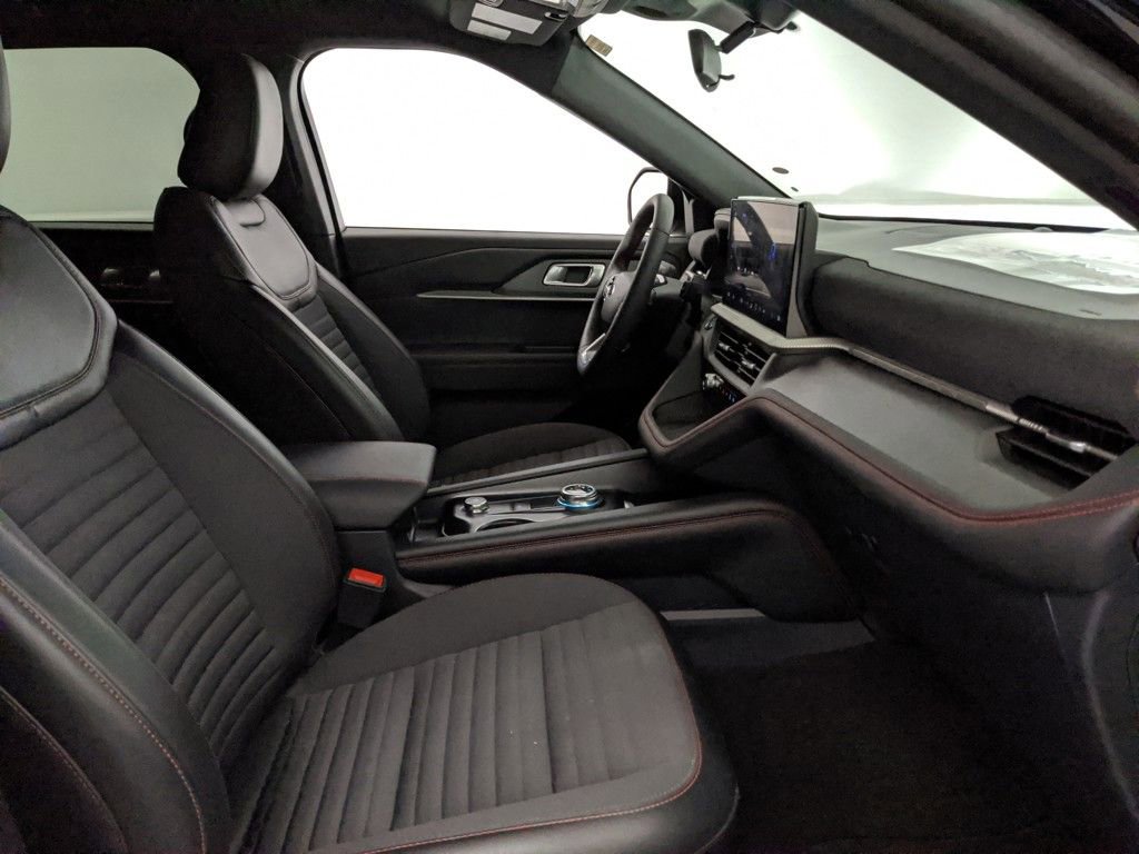 New 2025 Ford Explorer ST-Line w/ ST-Line Street Pack image 27