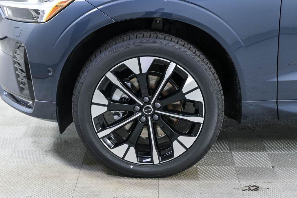 New 2026 Volvo XC60 B5 Plus w/ Protection Package Premier AWD/4WD image 37