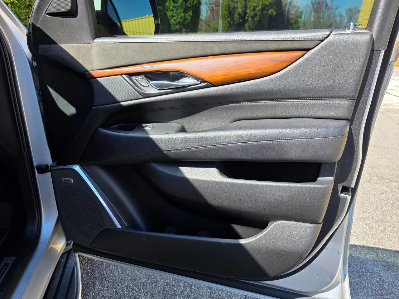 Used 2019 Cadillac Escalade ESV Luxury image 42