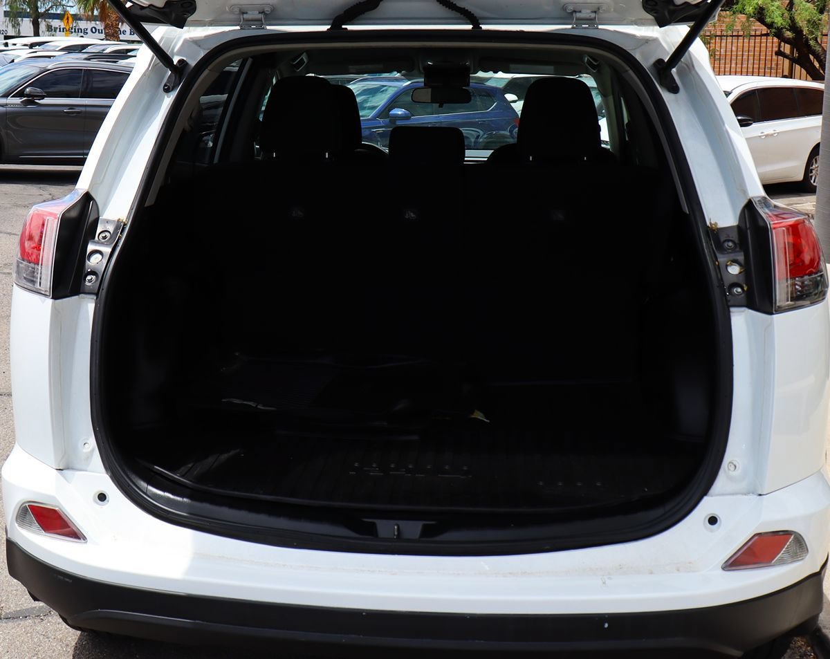 Used 2018 Toyota RAV4 LE w/ All Weather Liner Package FWD image 25