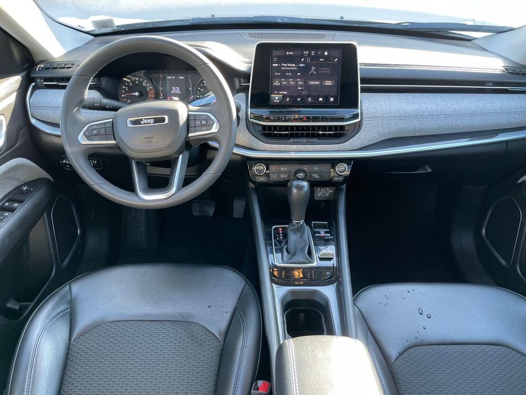 Used 2022 Jeep Compass Latitude AWD/4WD image 12