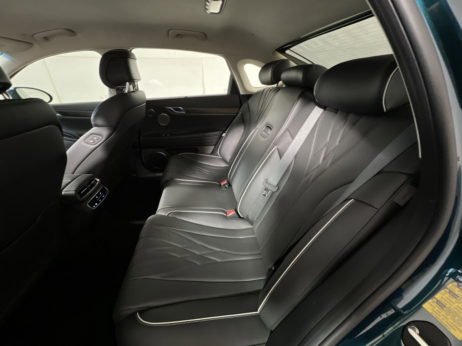 Used 2023 Genesis G80 image 24