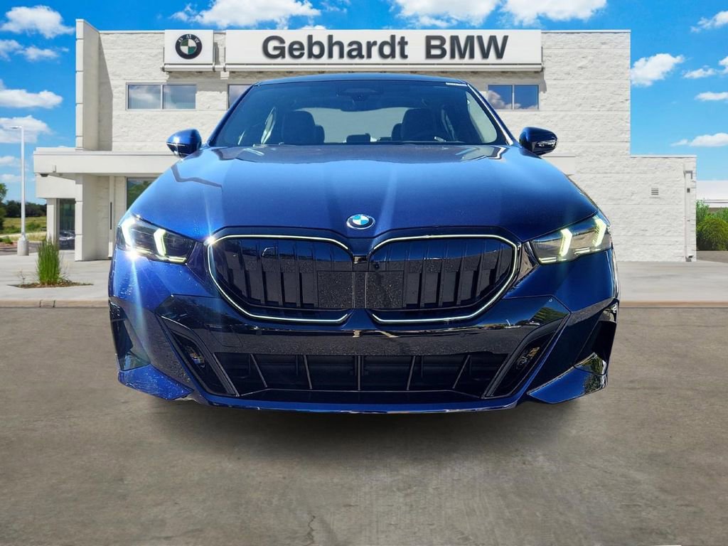 New 2026 BMW 540i xDrive w/ M Sport Package image 2