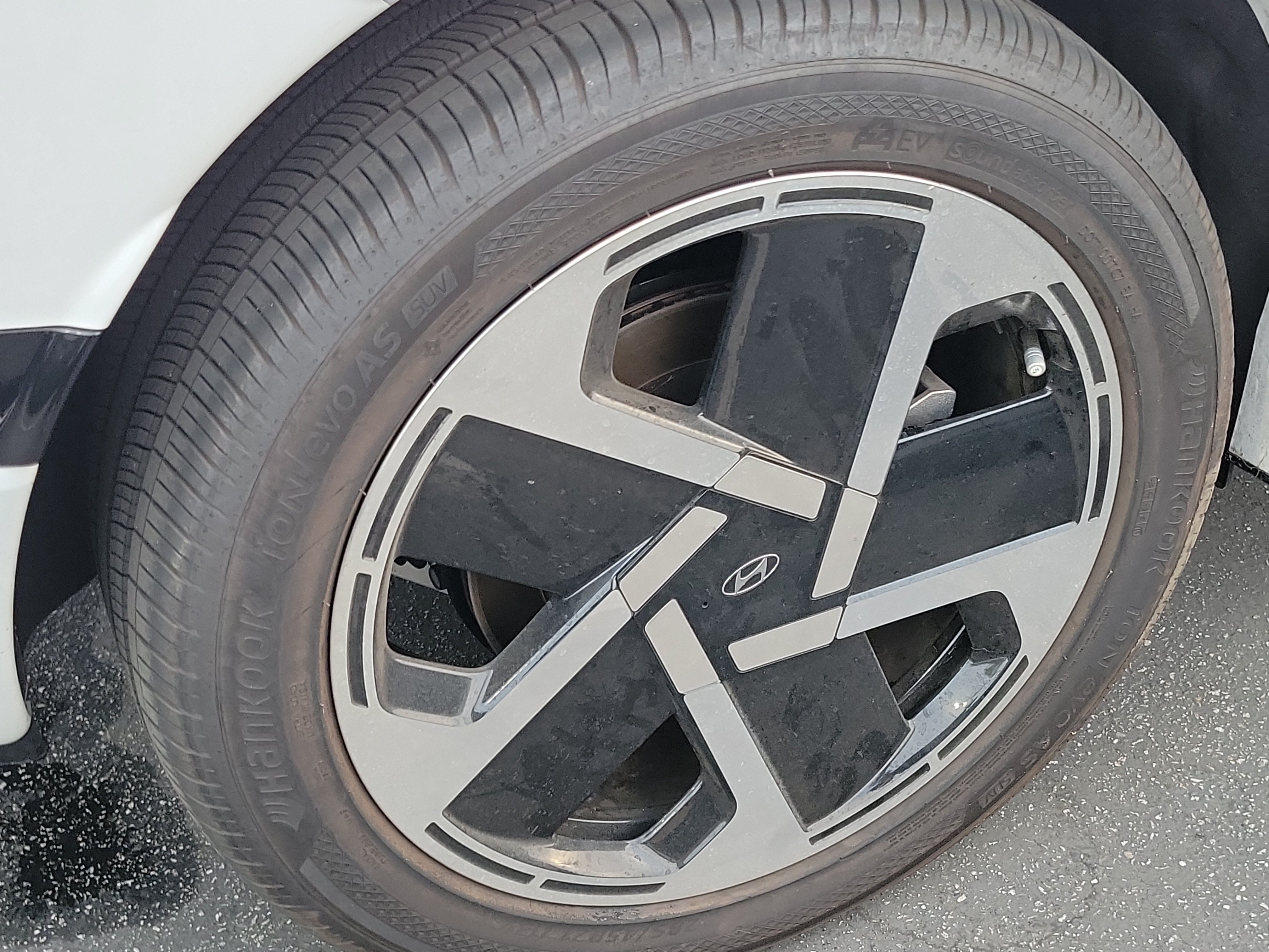 Used 2026 Hyundai Ioniq 9 Calligraphy AWD/4WD image 5