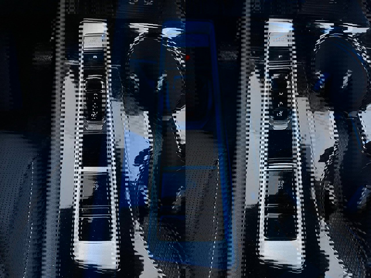 Used 2025 Volkswagen Atlas Cross Sport SE image 23