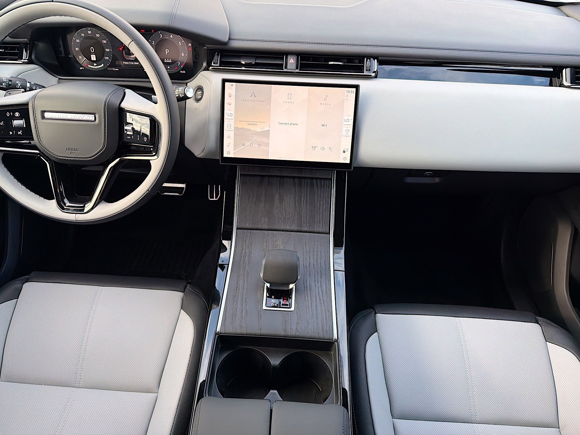 New 2026 Land Rover Range Rover Velar Dynamic SE image 19