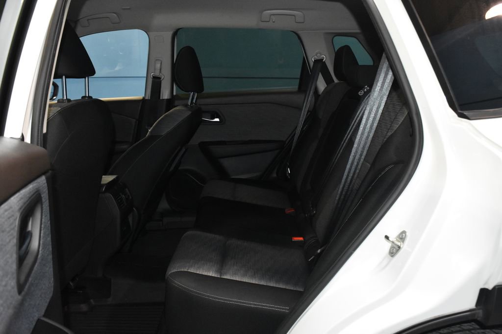 Used 2023 Nissan Rogue SV image 19