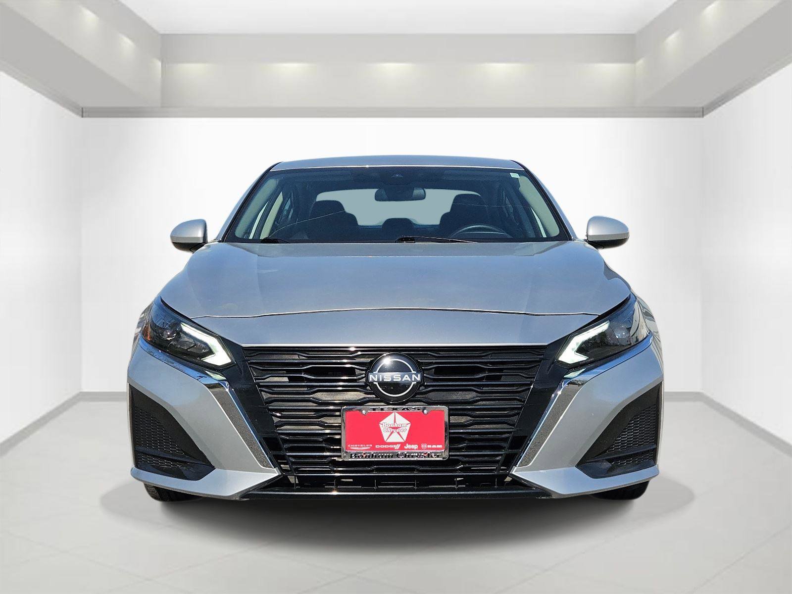 Used 2023 Nissan Altima 2.5 S image 2