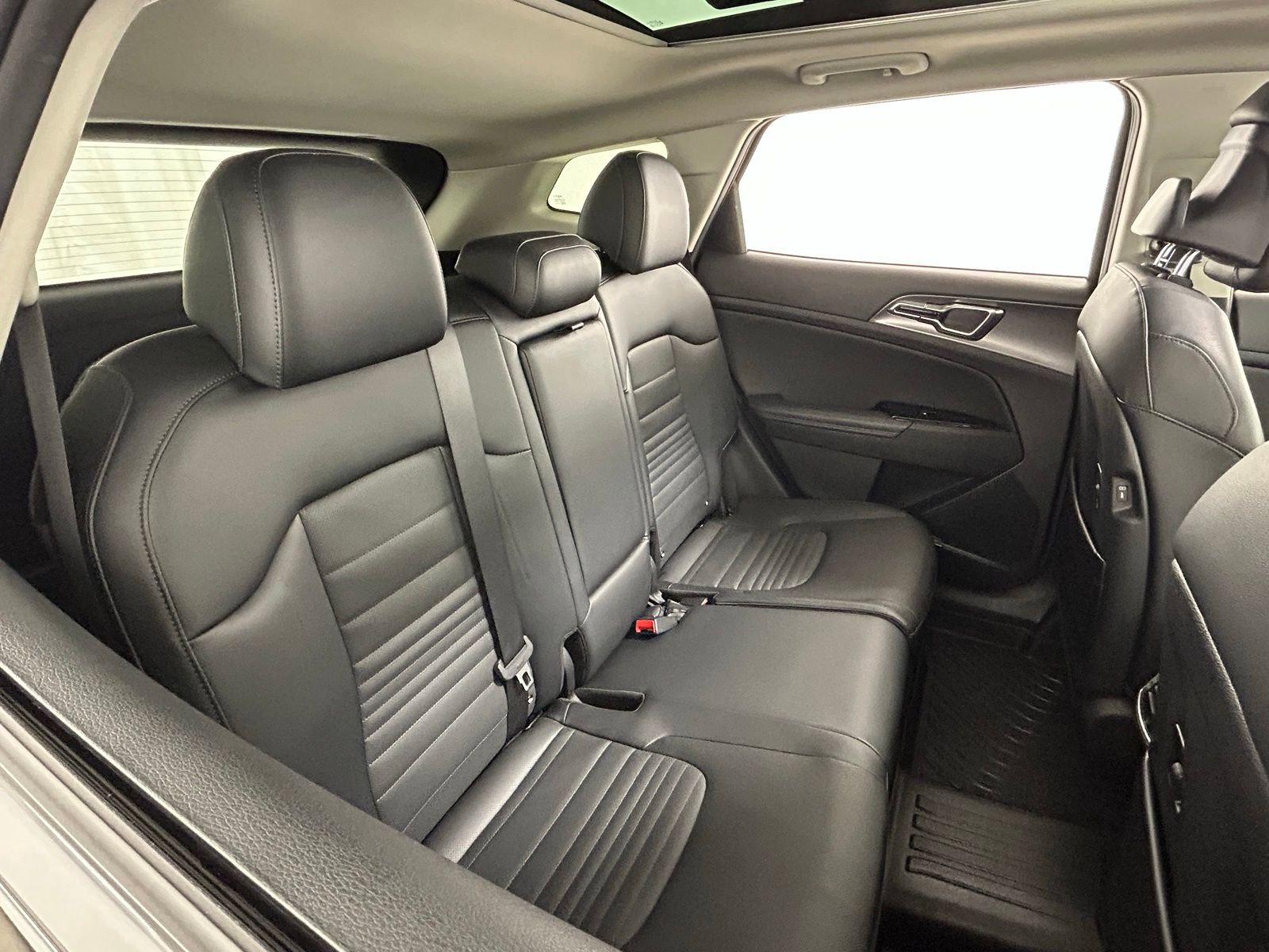Used 2023 Kia Sportage SX FWD image 41