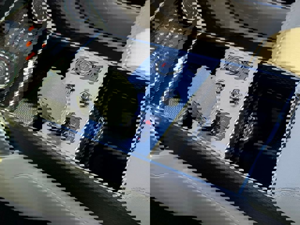 Used 2023 Land Rover Range Rover SE image 32