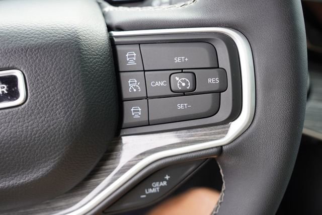 Used 2022 Jeep Wagoneer Series III w/ Premium Group I image 38