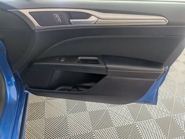 Used 2019 Ford Fusion SE FWD image 31