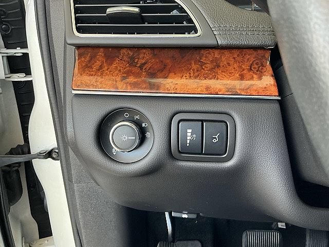 Used 2019 Lincoln MKT AWD image 19