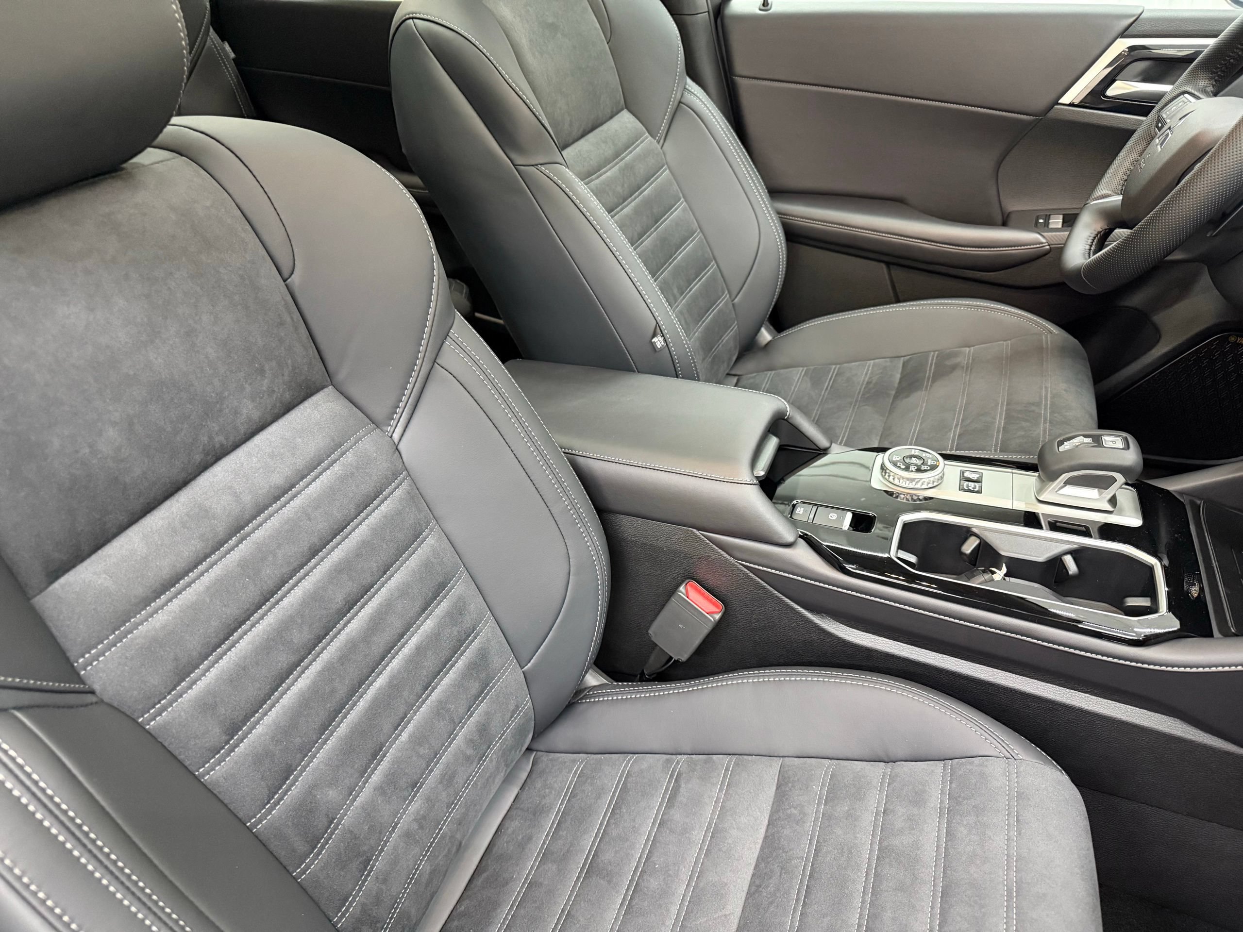 New 2026 Mitsubishi Outlander SE AWD/4WD image 25
