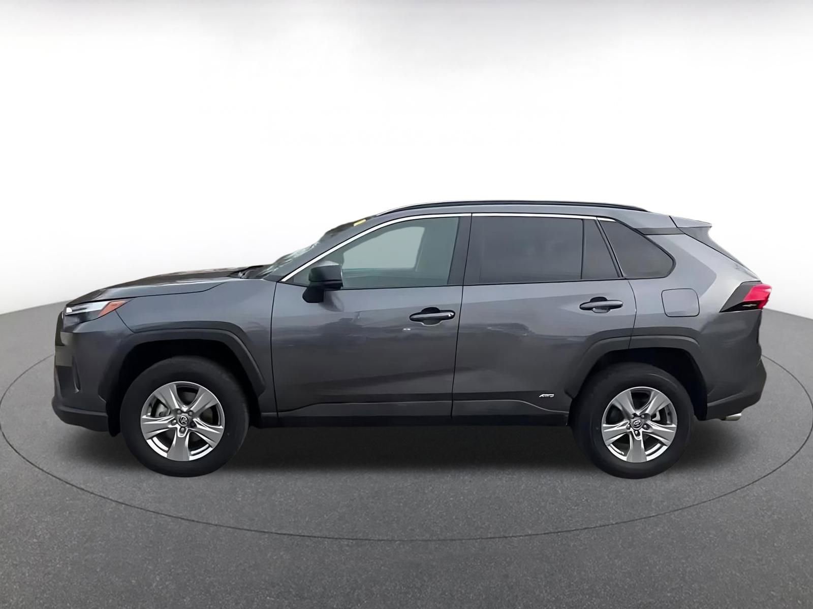 Used 2025 Toyota RAV4 LE image 9