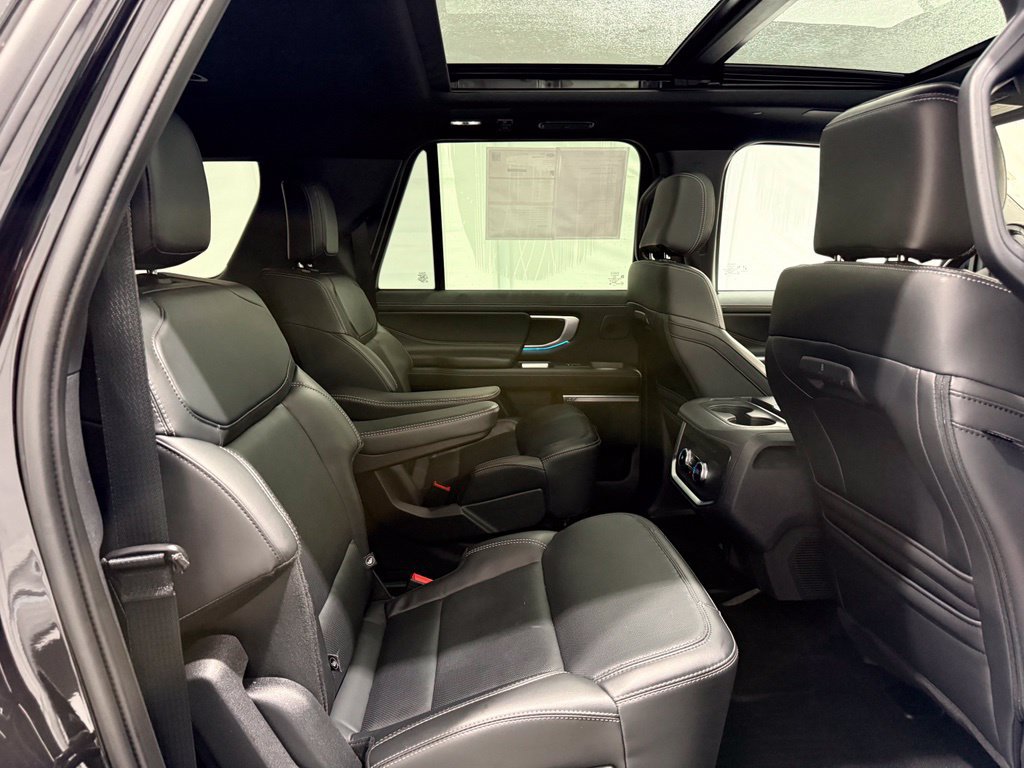 Certified 2025 Ford Expedition Max Platinum w/ Stealth Performance Package AWD/4WD image 30