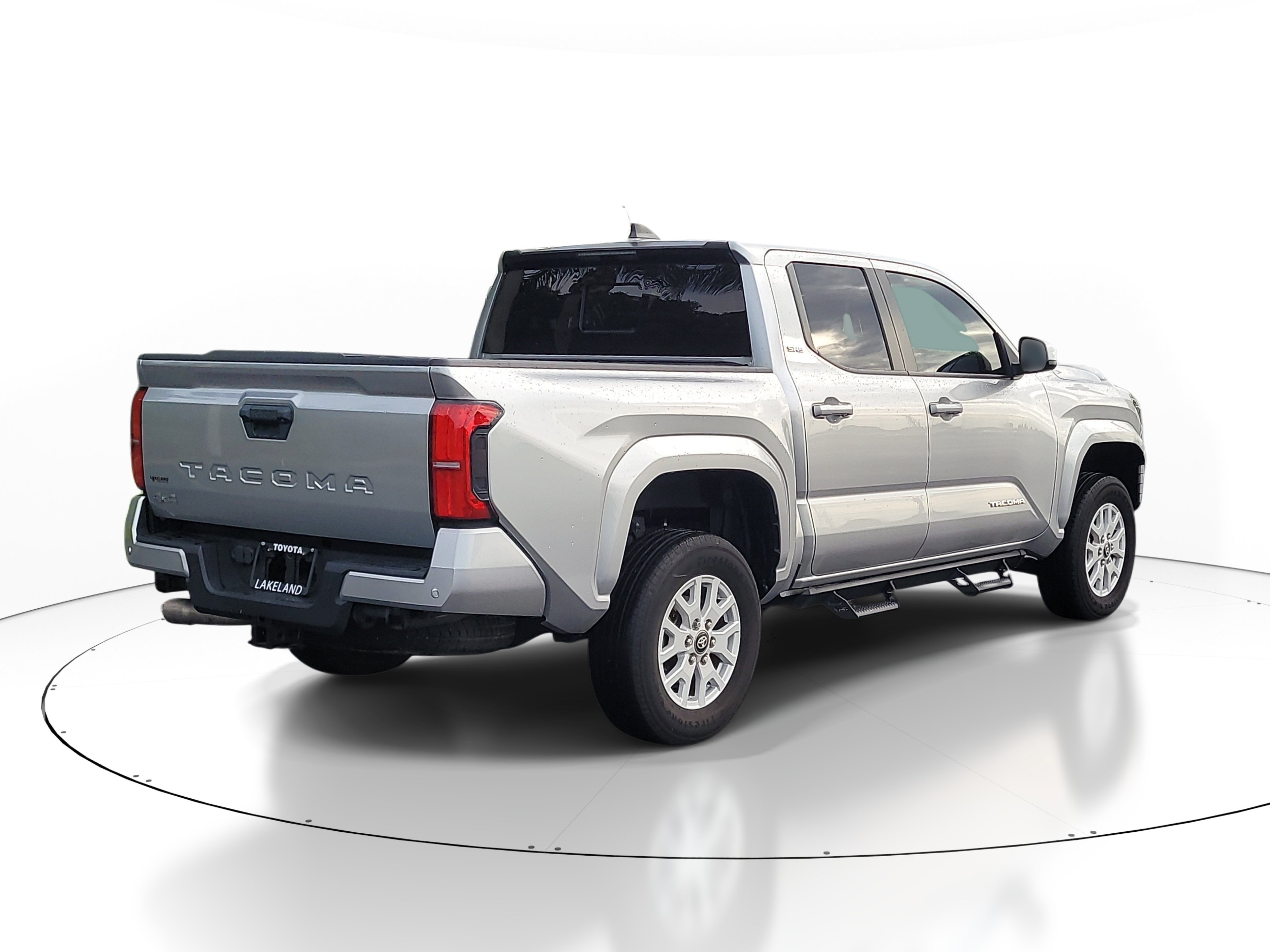 Used 2024 Toyota Tacoma SR5 w/ SR5 Upgrade Package AWD/4WD image 7