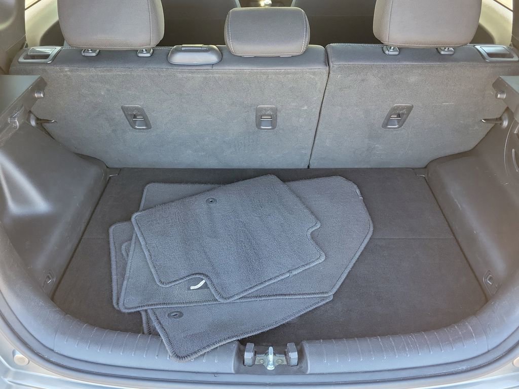 Used 2017 Kia Soul + image 8