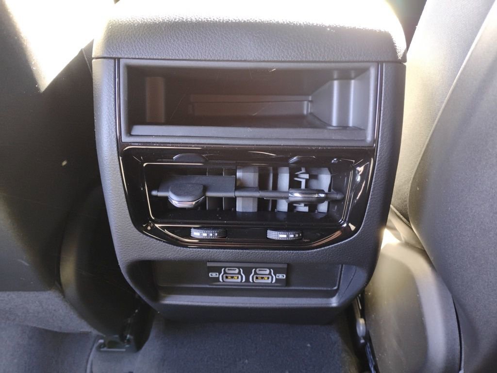 New 2025 Jeep Grand Cherokee Laredo X image 17