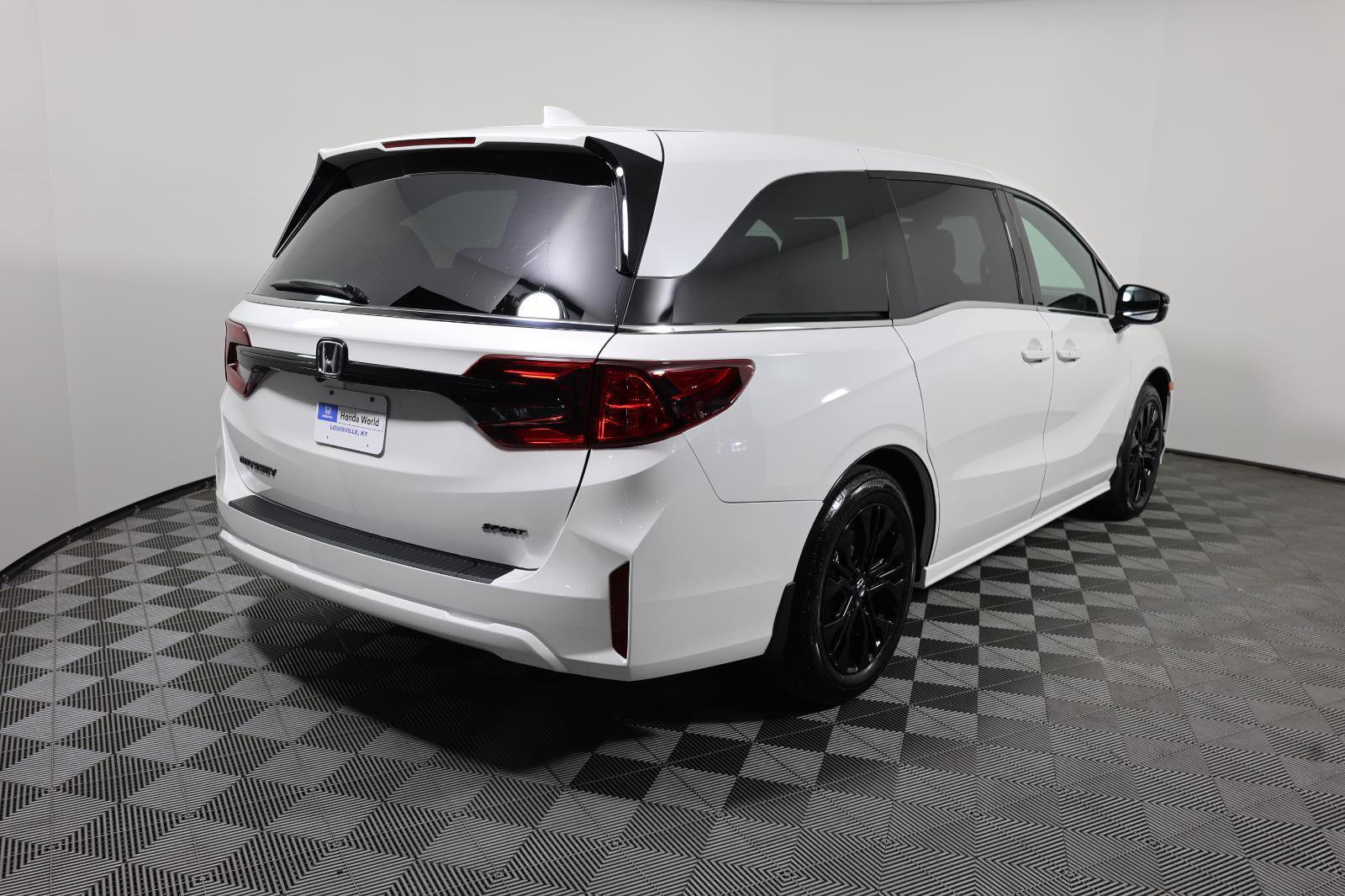 Used 2026 Honda Odyssey Sport-L image 4