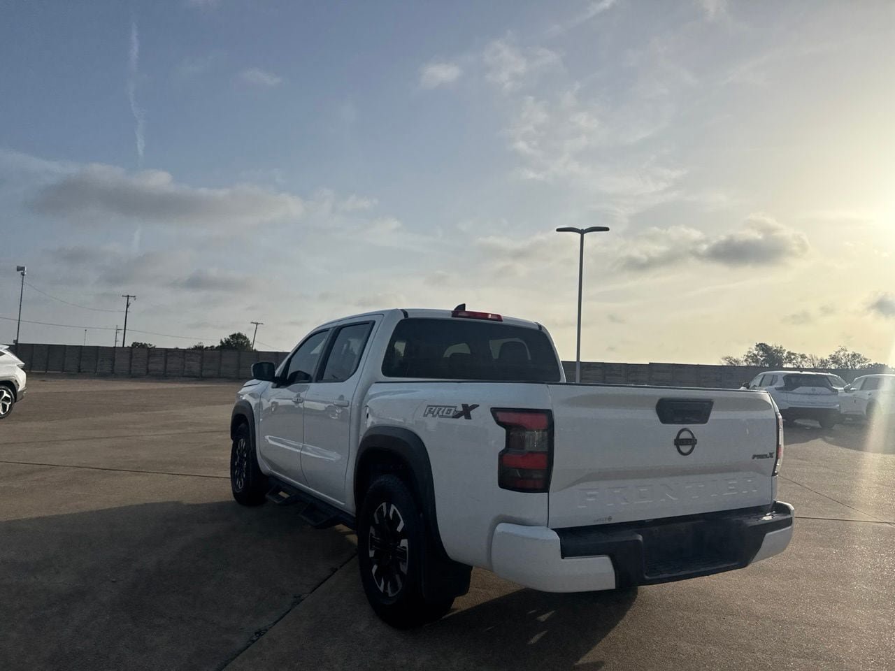 Used 2022 Nissan Frontier Pro-X RWD image 15
