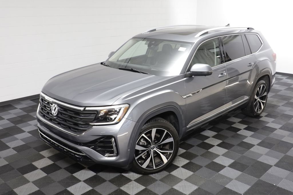 Used 2024 Volkswagen Atlas SEL Premium R-Line AWD/4WD image 2