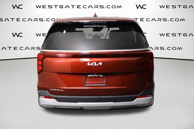 Certified 2025 Kia Carnival FWD image 4