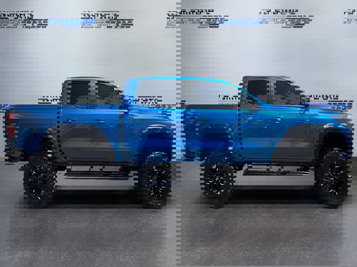 Used 2024 Chevrolet Colorado Z71 w/ Z71 Convenience Package 2 image 4