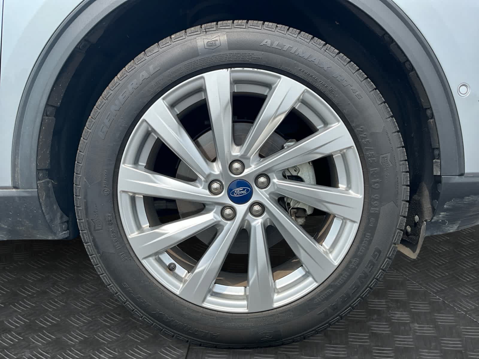 Used 2021 Ford Escape Titanium w/ Titanium Elite Package AWD/4WD image 10