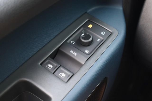 New 2025 Volkswagen ID. Buzz Pro S image 19