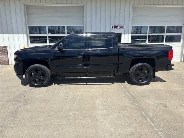 Used 2017 Chevrolet Silverado 1500 LTZ Z71 w/ LTZ Plus Package AWD/4WD image 1
