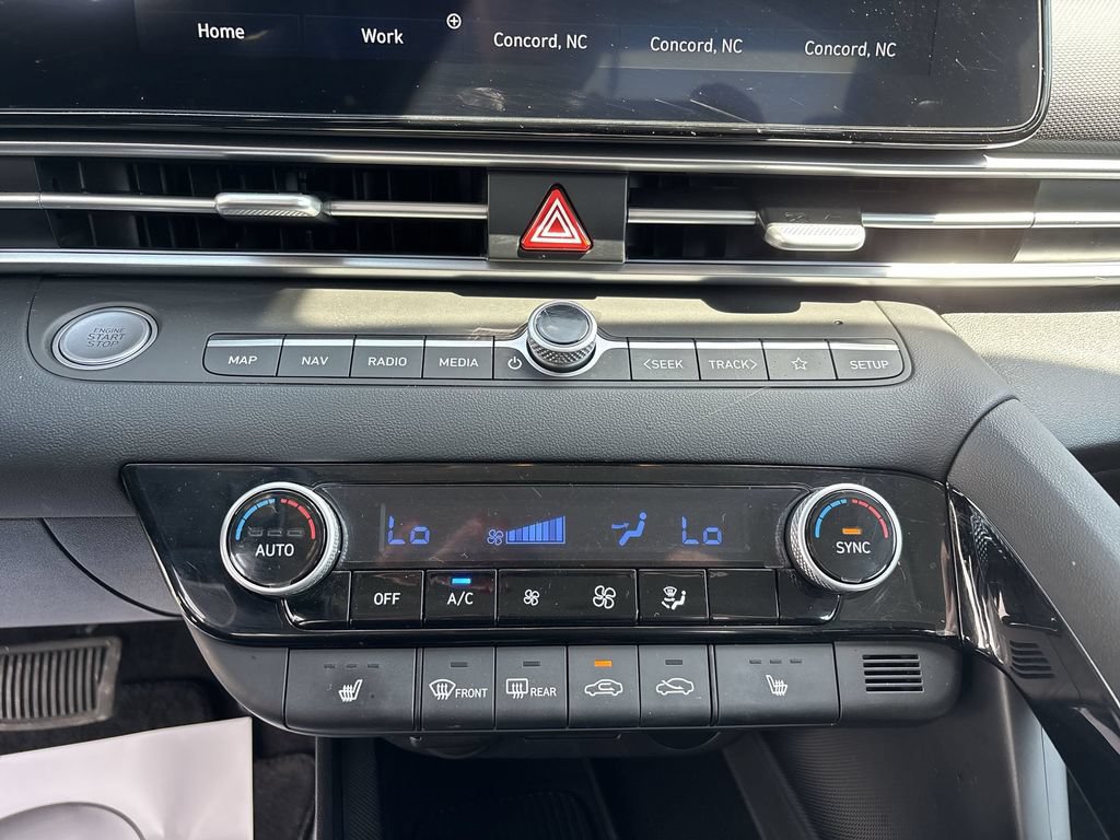 Used 2025 Hyundai Elantra SEL FWD image 17