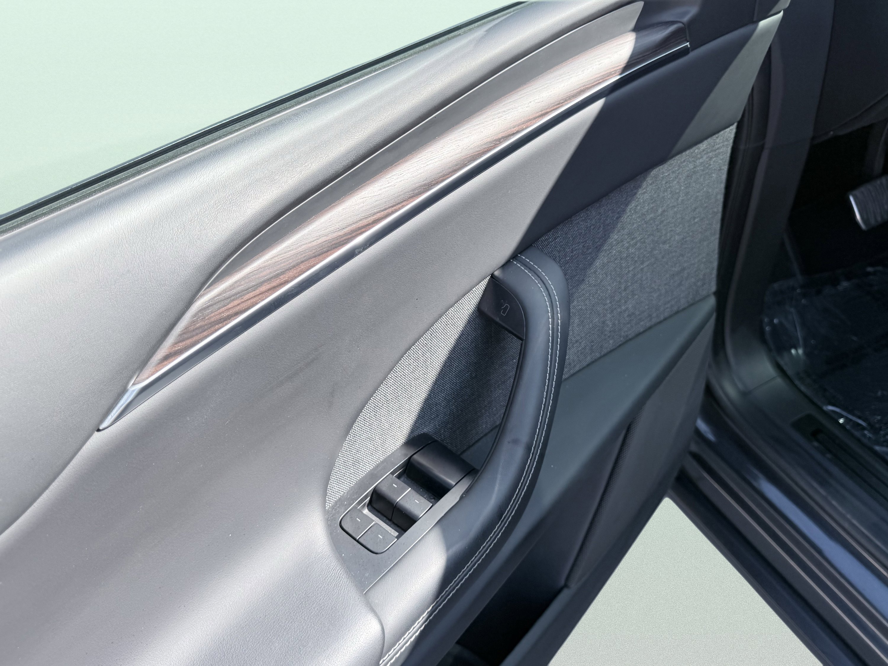 Used 2024 Tesla Model X Long Range image 27