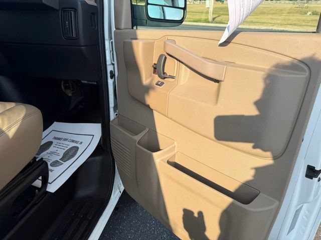 Used 2019 GMC Savana 3500 w/ Power Convenience Package RWD image 16