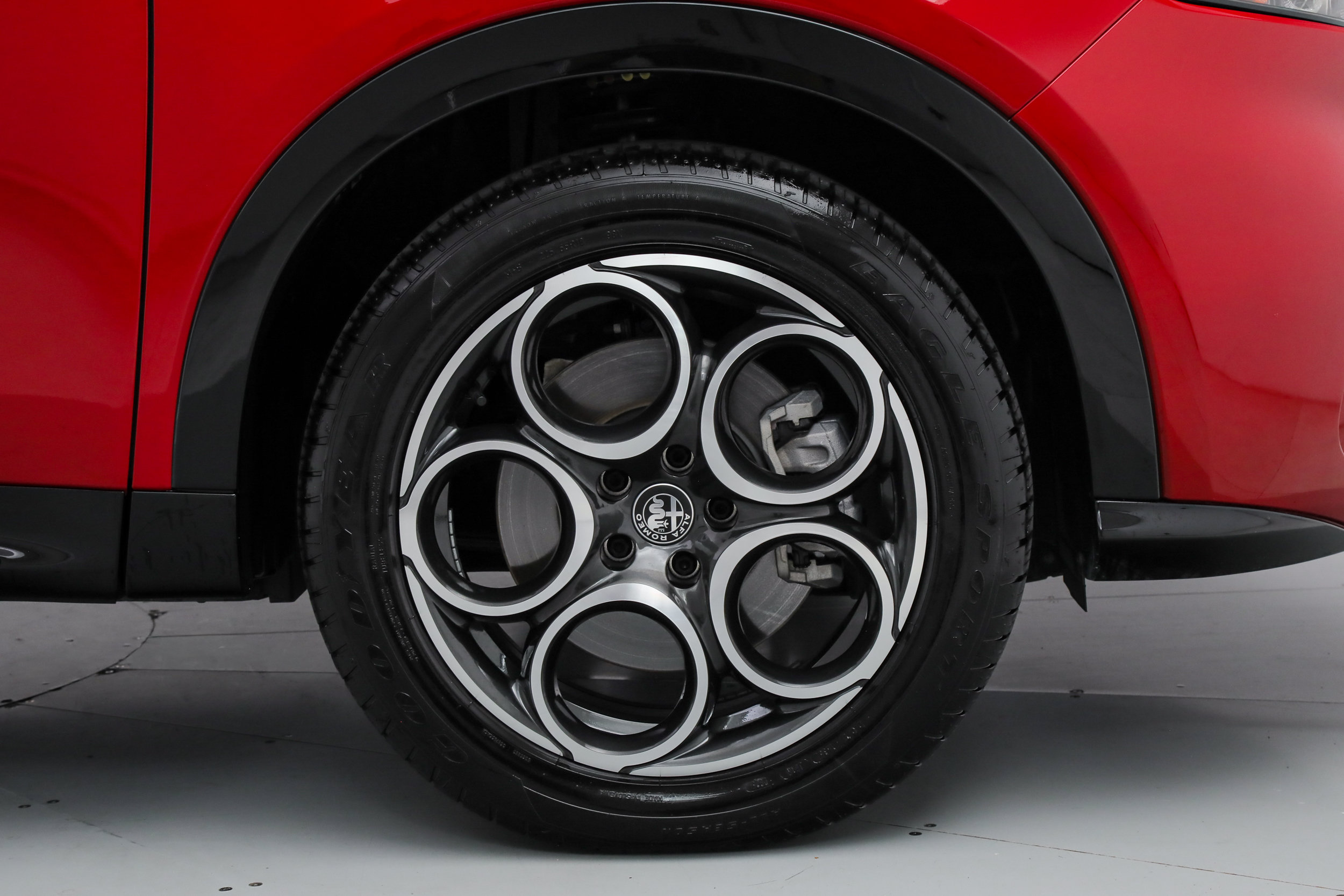 New 2025 Alfa Romeo Tonale w/ Premium Package AWD/4WD image 22