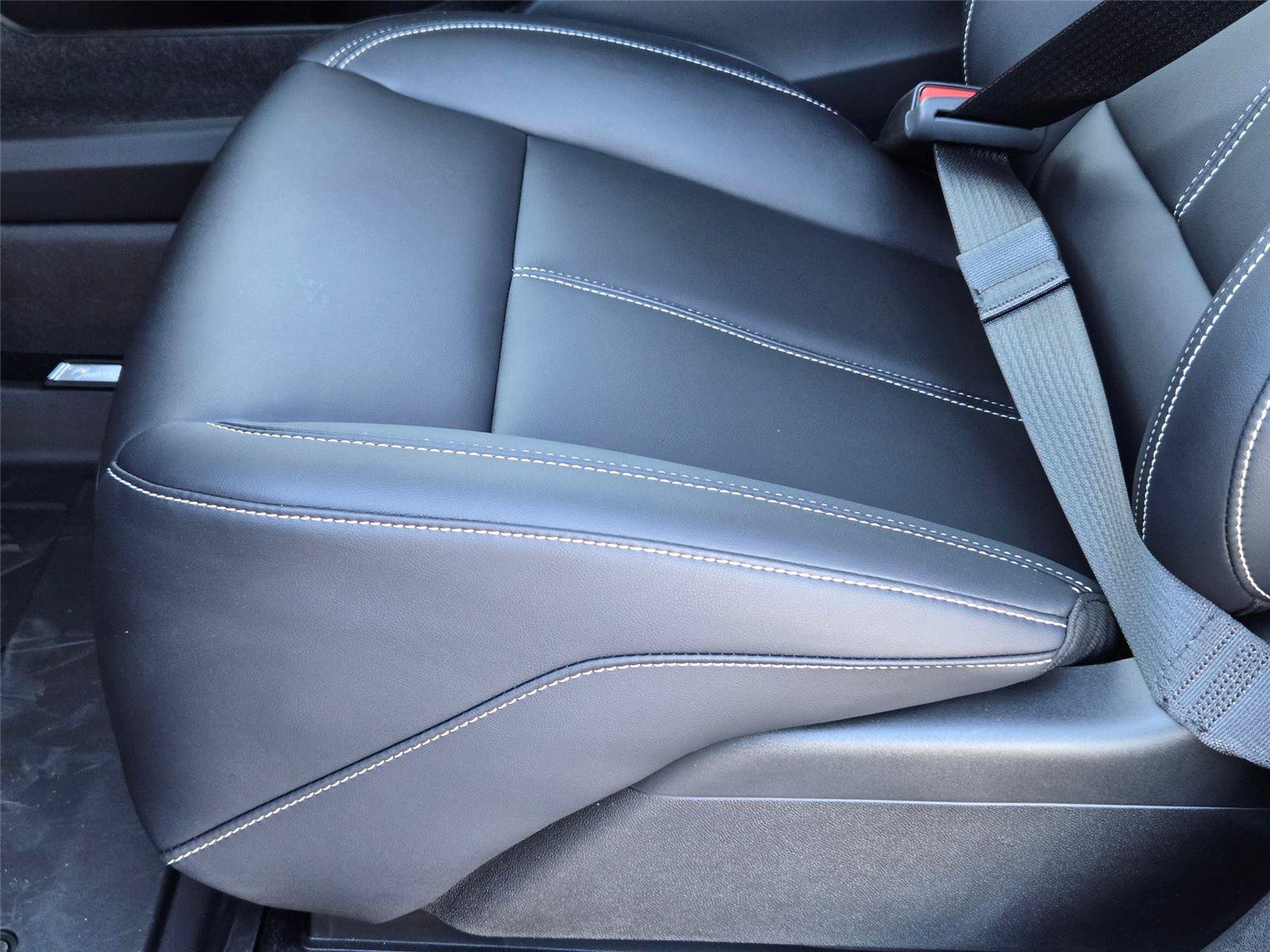 New 2026 Cadillac Optiq Luxury 1 w/ LPO, Floor Liner Package AWD/4WD image 26