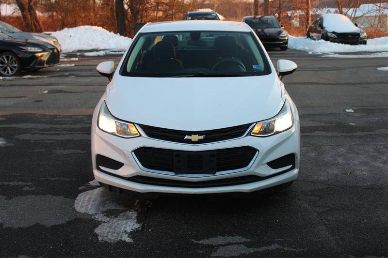 Used 2018 Chevrolet Cruze LS image 3