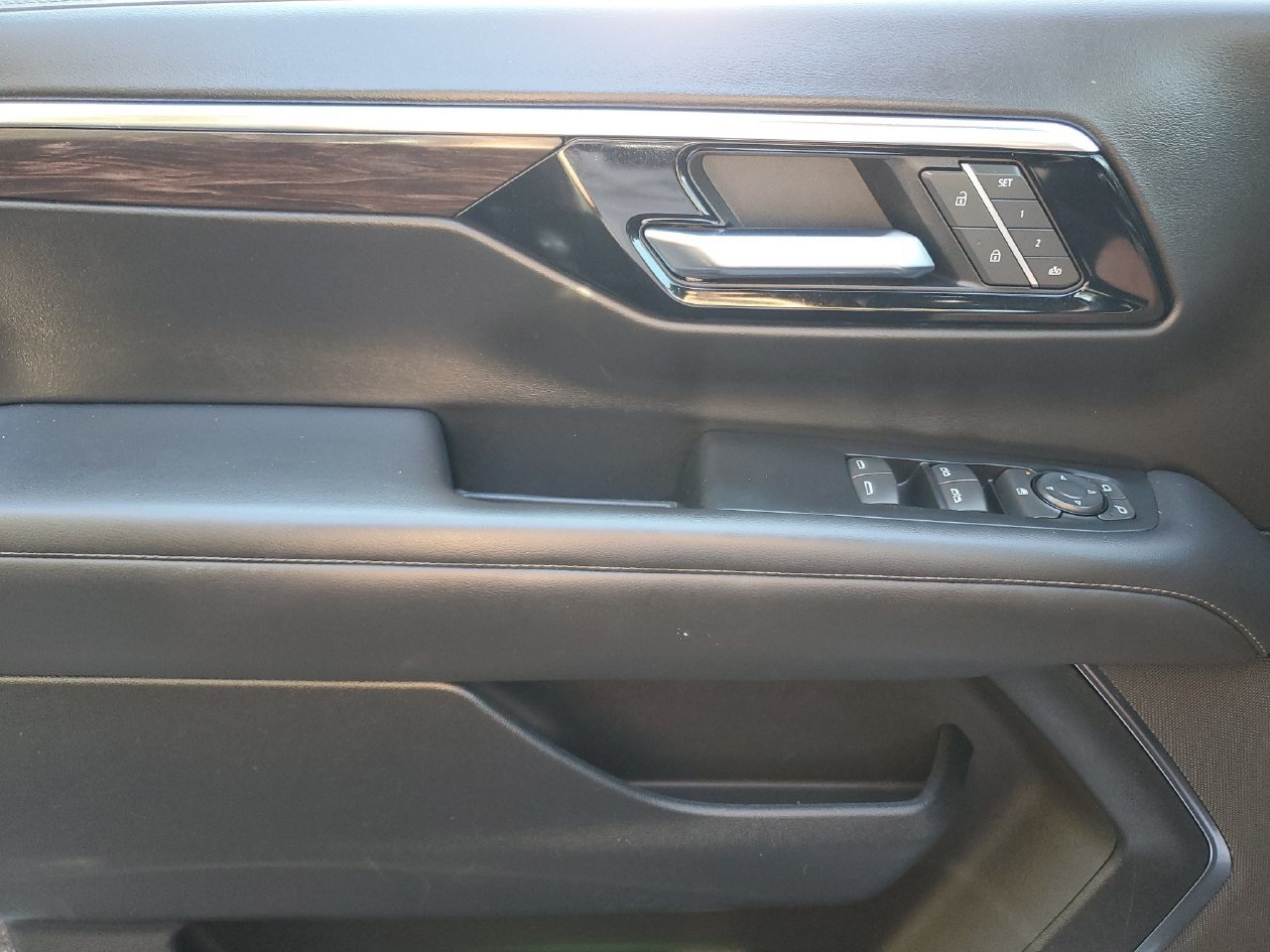 Used 2025 Chevrolet Tahoe LT RWD image 15