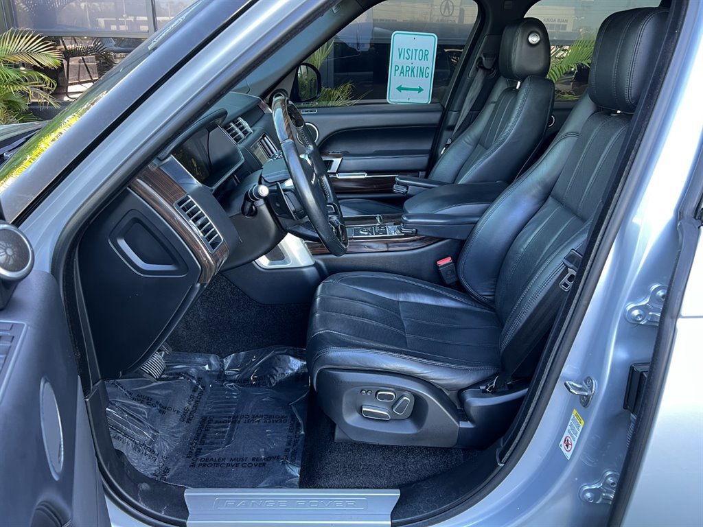 Used 2015 Land Rover Range Rover HSE image 9