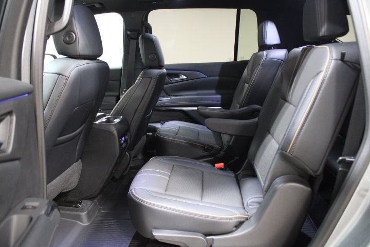 Used 2026 Chevrolet Traverse High Country w/ LPO, Floor Liner Package AWD/4WD image 14
