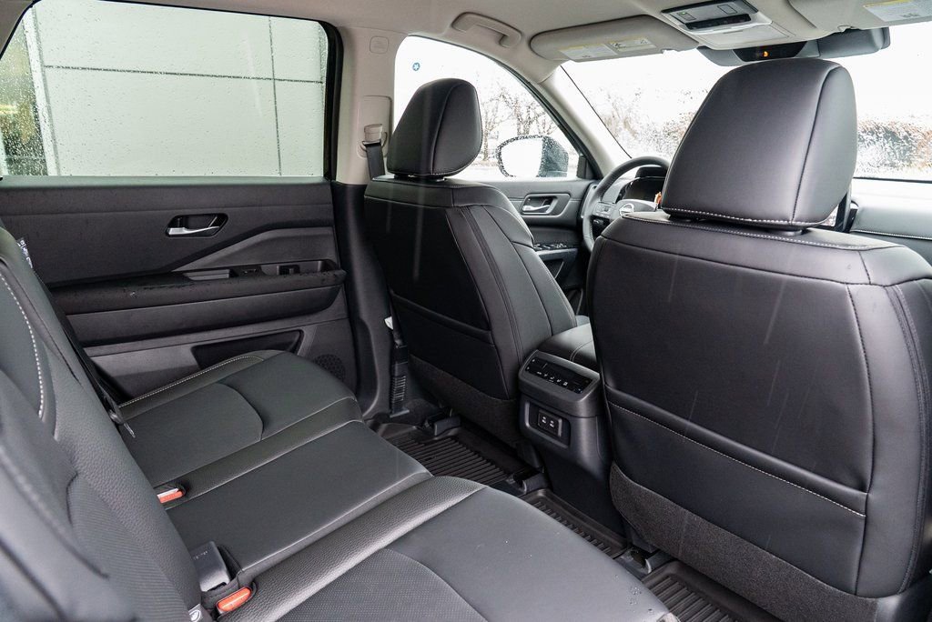 New 2026 Nissan Pathfinder SL image 27