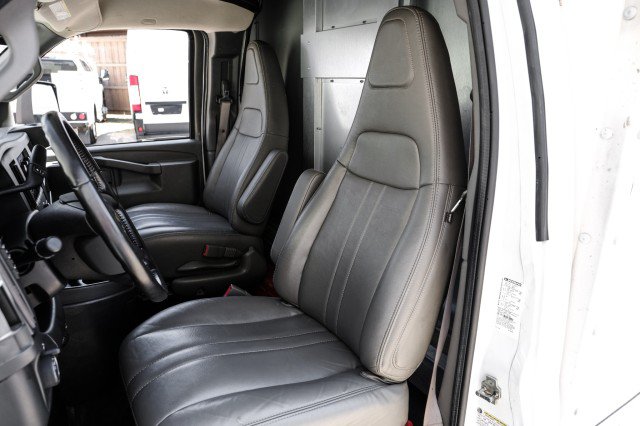 Used 2021 Chevrolet Express 3500 w/ Power Convenience Package RWD image 3