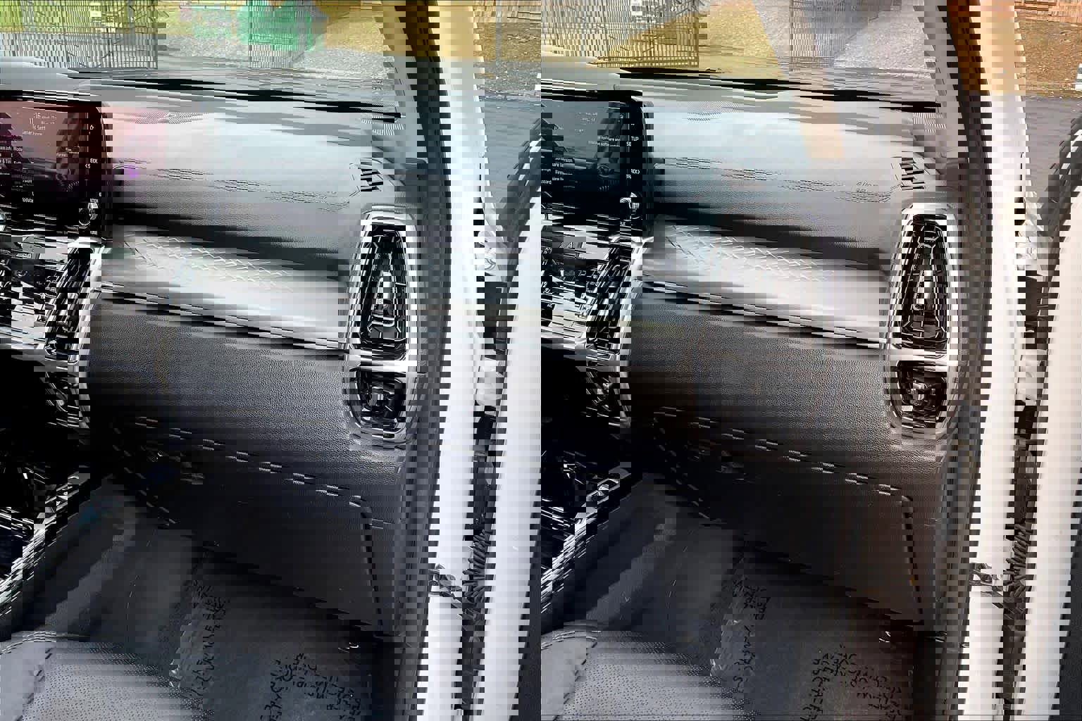 Used 2022 Kia Sorento SX image 19