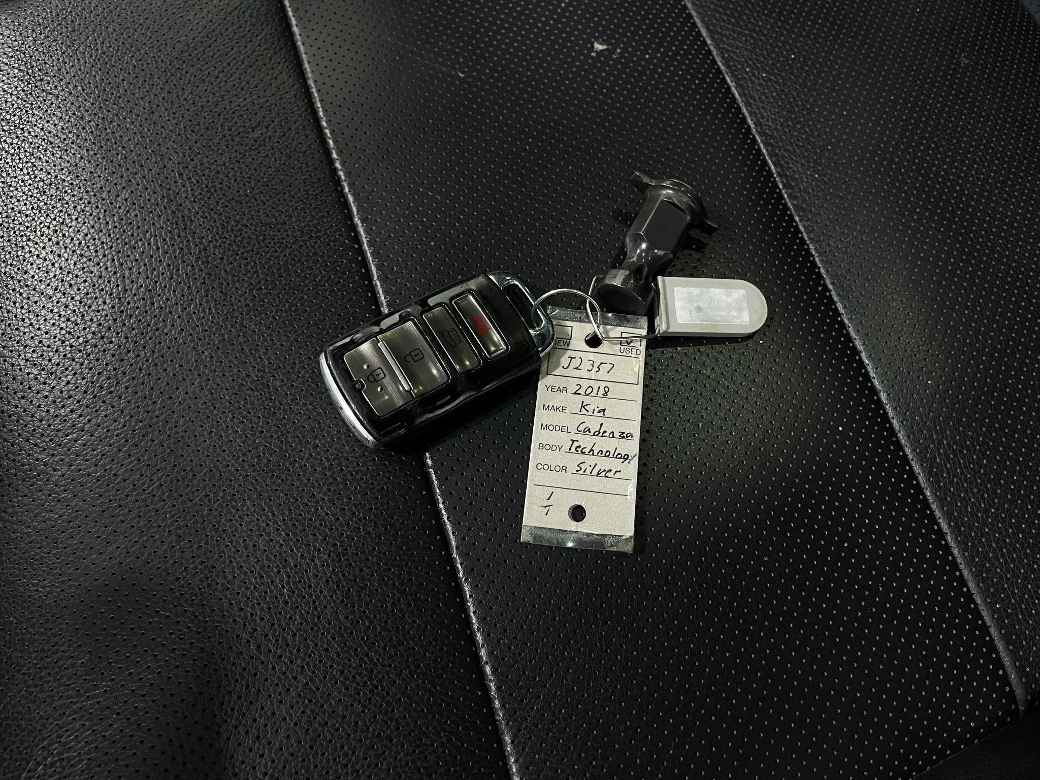 Used 2018 Kia Cadenza Technology image 38